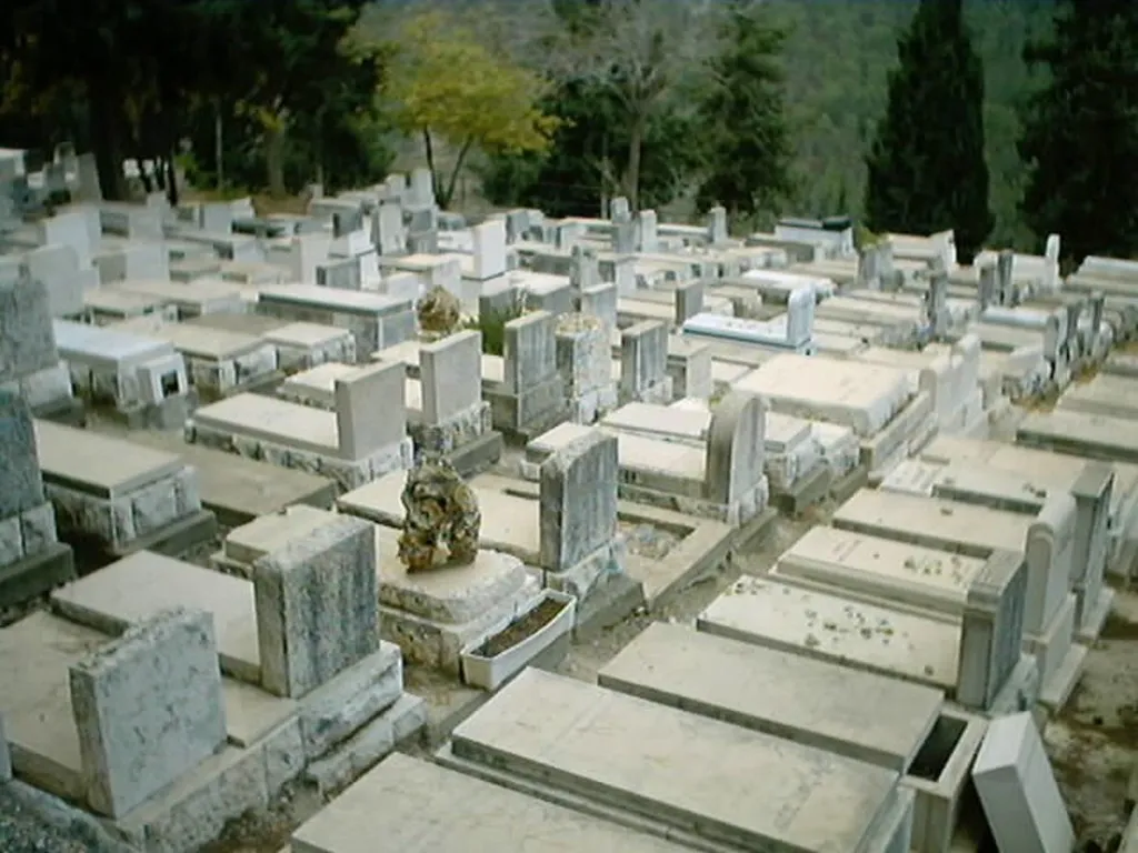 Woman Who Can’t Afford To Buy Burial Plot Hoping To Rent