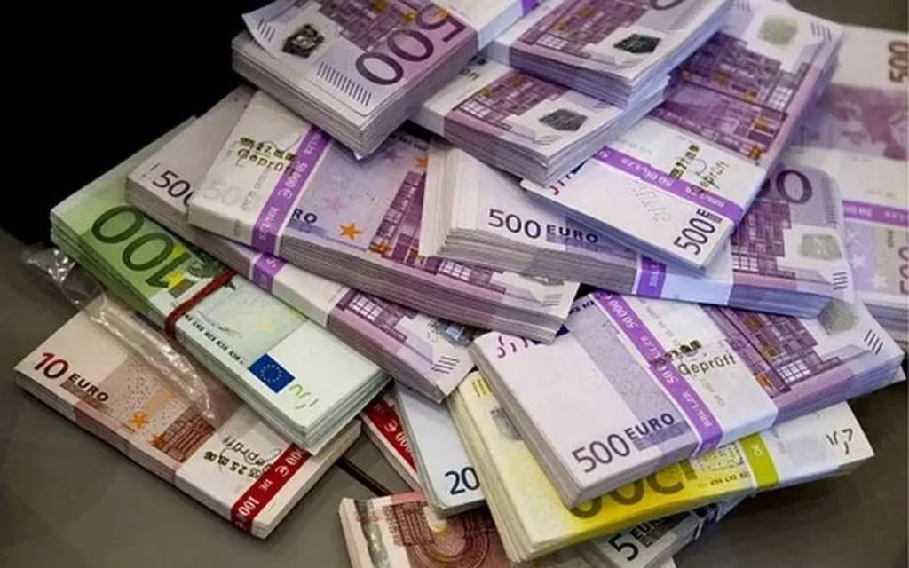 Palestinian Official Torn Between Embezzling Aid Money And Paying Terrorists