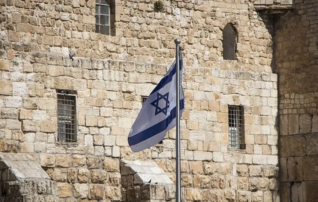 Community Performs Annual Ritual Of Arguing Whether To Make Bracha On Yom Haatzmaut Hallel