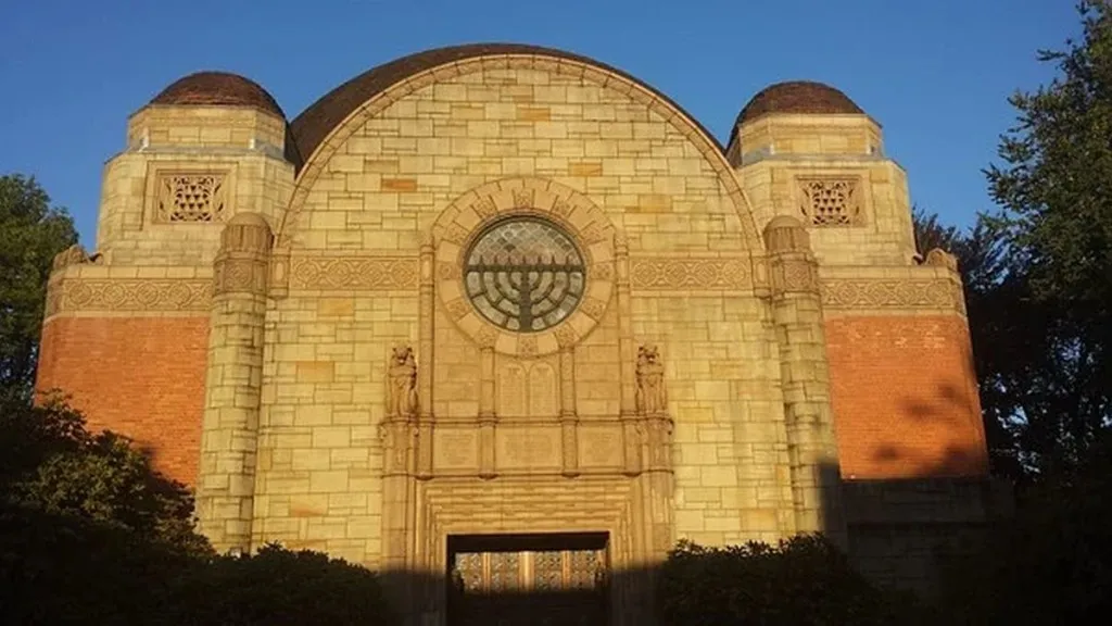 UN/NGOs Fund Synagogue Building; Assumed It Was Mosque Bombed By Israel