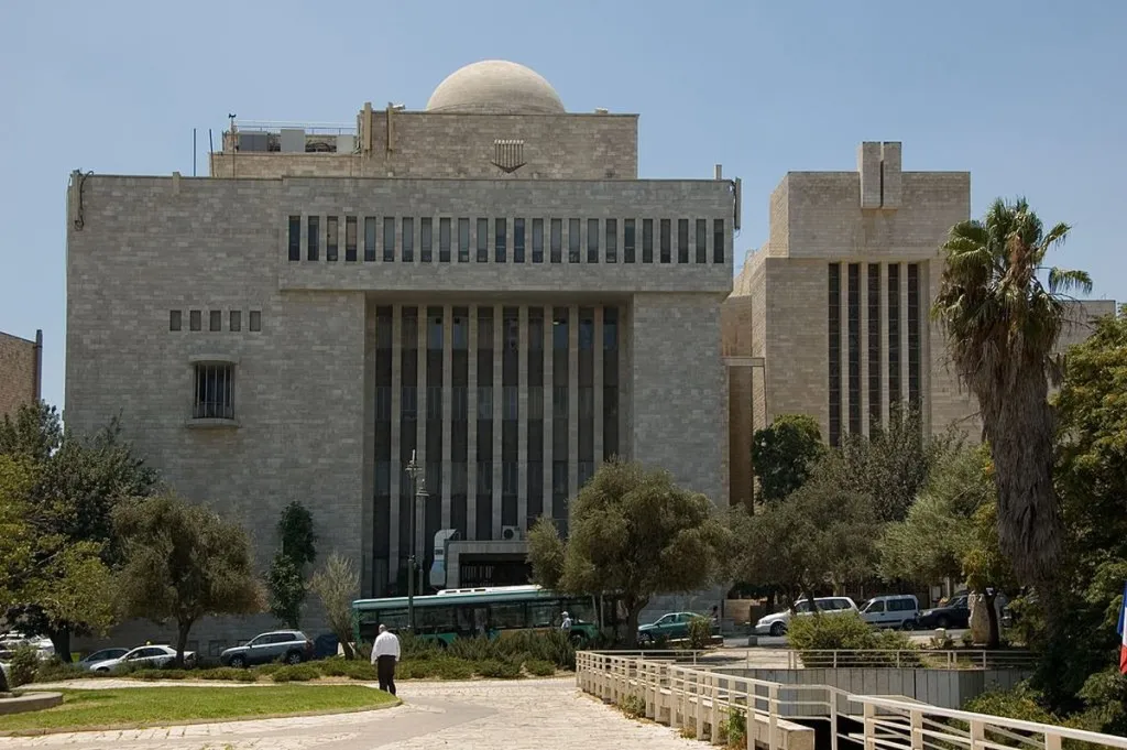 Activists Demand Chief Rabbi Position Be Opened To Muslims