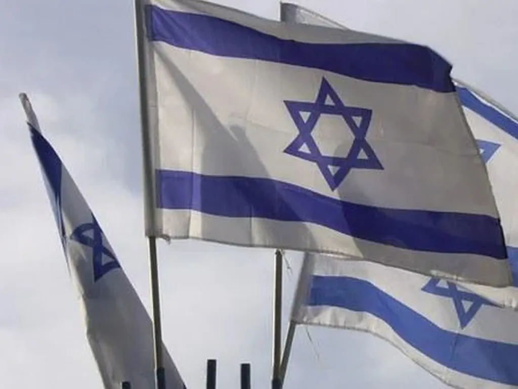 Gaza Maker Of Israeli Flags For Burning Finds Lucrative Alternative Selling To Israelis For Yom HaAtzmaut