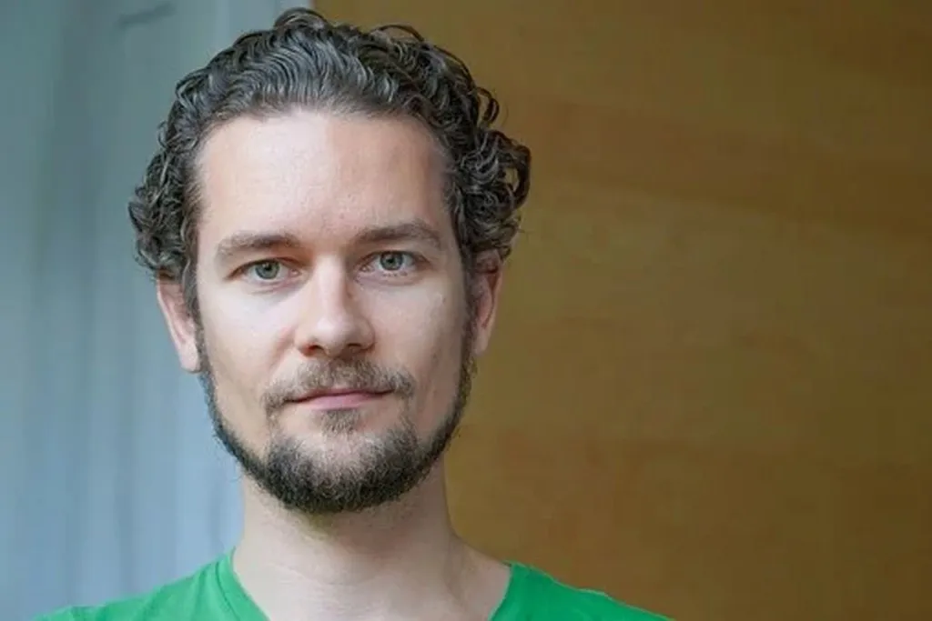 Man Struggles To Explain Science Behind Prioritizing Palestinian Issue In Climate Change Policy