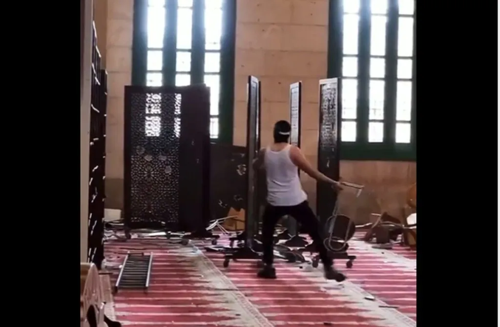Mooning Shrine Not Enough; Palestinian Also Reverently Throws Chair In Al Aqsa
