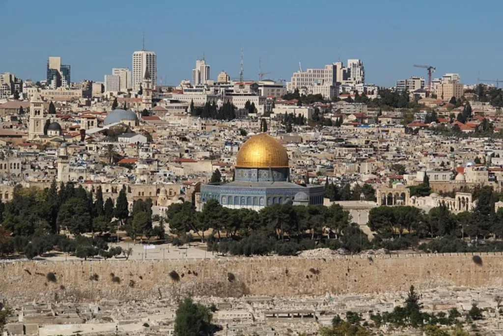 Hungary, Paraguay To Move Embassies To Jerusalem, Causing World To End AGAIN