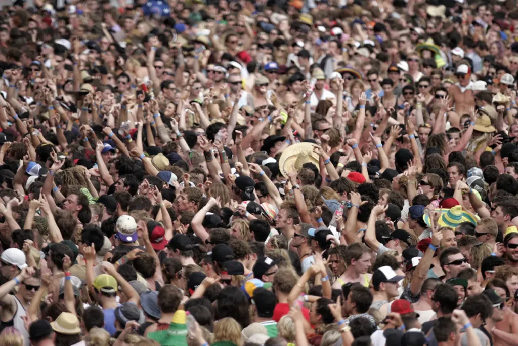 Synagogue Congregant Fails To Start ‘Wave’