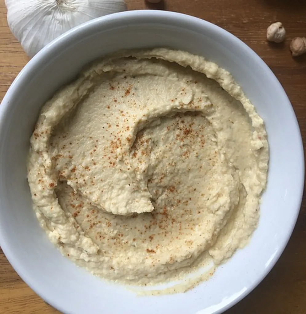 Tourists Told To Find Best Hummus In Shuk Unaware Stores All Use Same Stuff