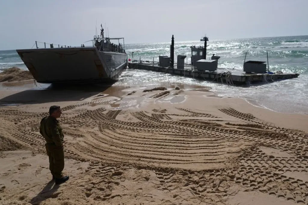 Failed American Floating Pier Polling Ahead Of All Knesset Parties, Candidates