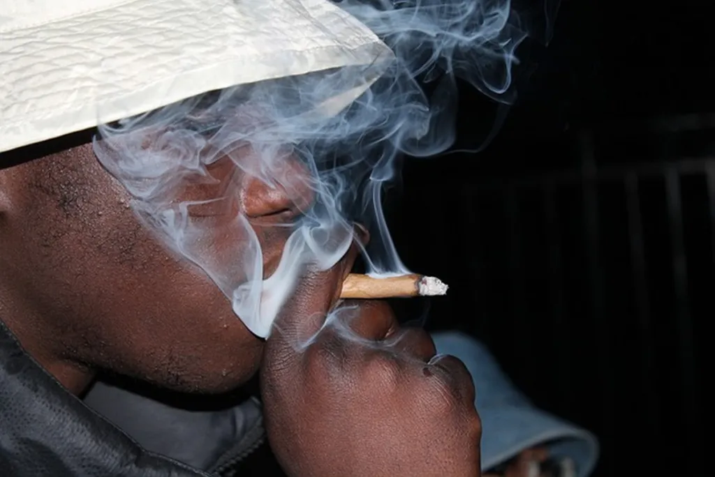Nachlaot Apartment Seller Hopes Omnipresent Stench Of Weed A Selling Point