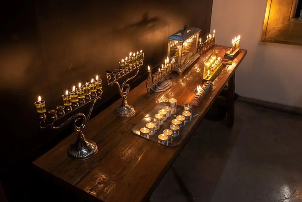 Palestine Activist Knows Hanukkah Candles AKSHULLY Celebrate Increasing Gaza Deaths