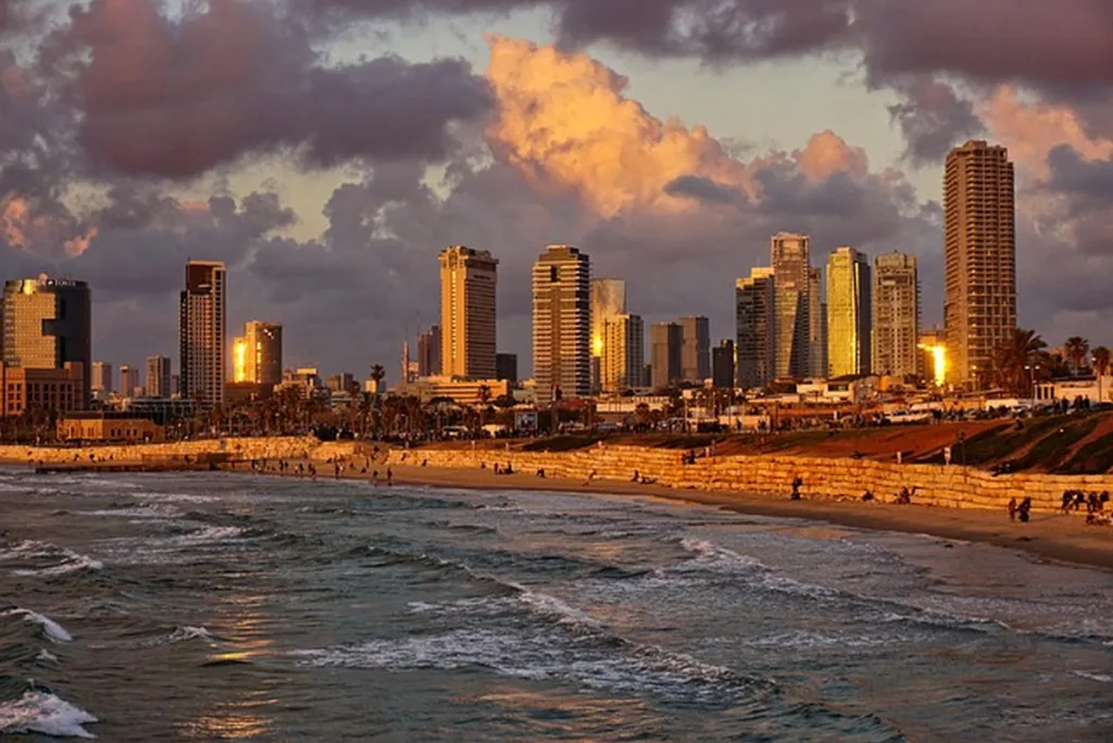 Palestinians See Tel Aviv Real Estate Prices, Drop ‘Right Of Return’ Demand