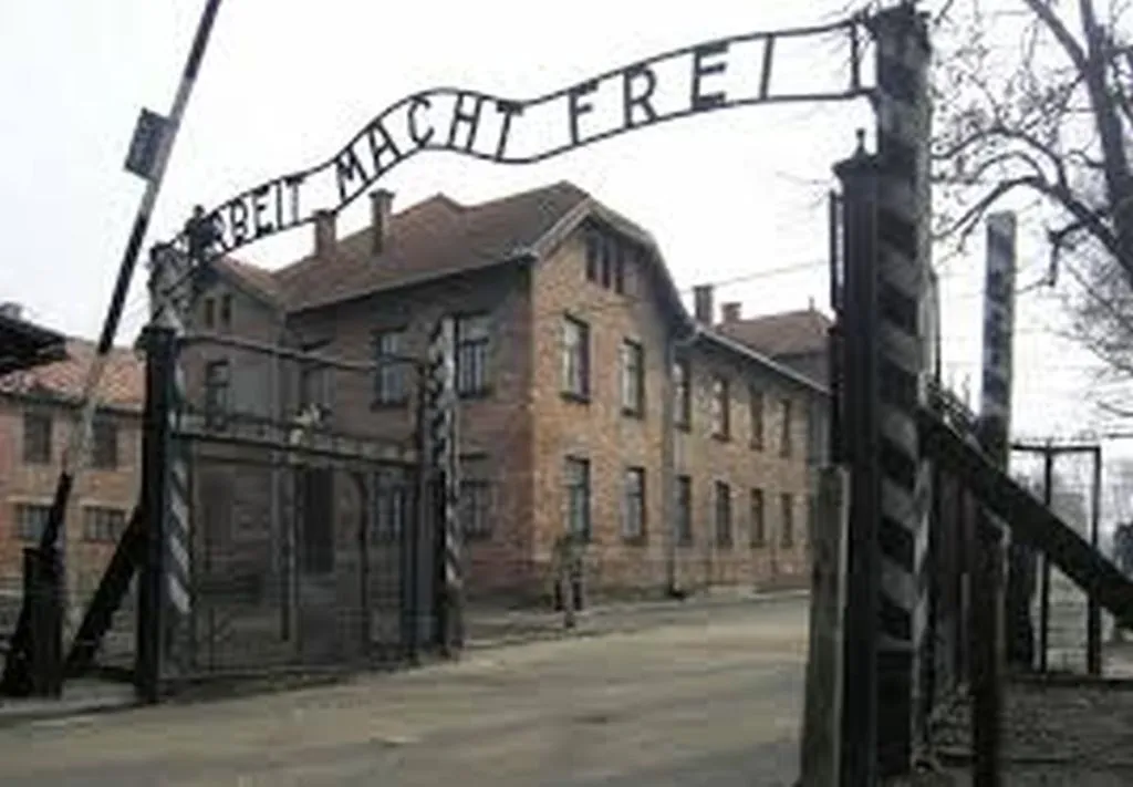 Obama Cites Lack Of Polish Golf Courses In Skipping Auschwitz