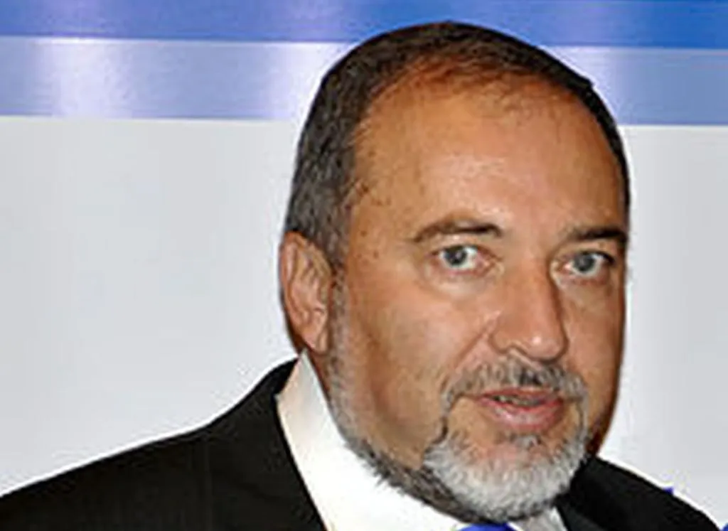 Lieberman Proposes Security Barrier Around Arab MKs