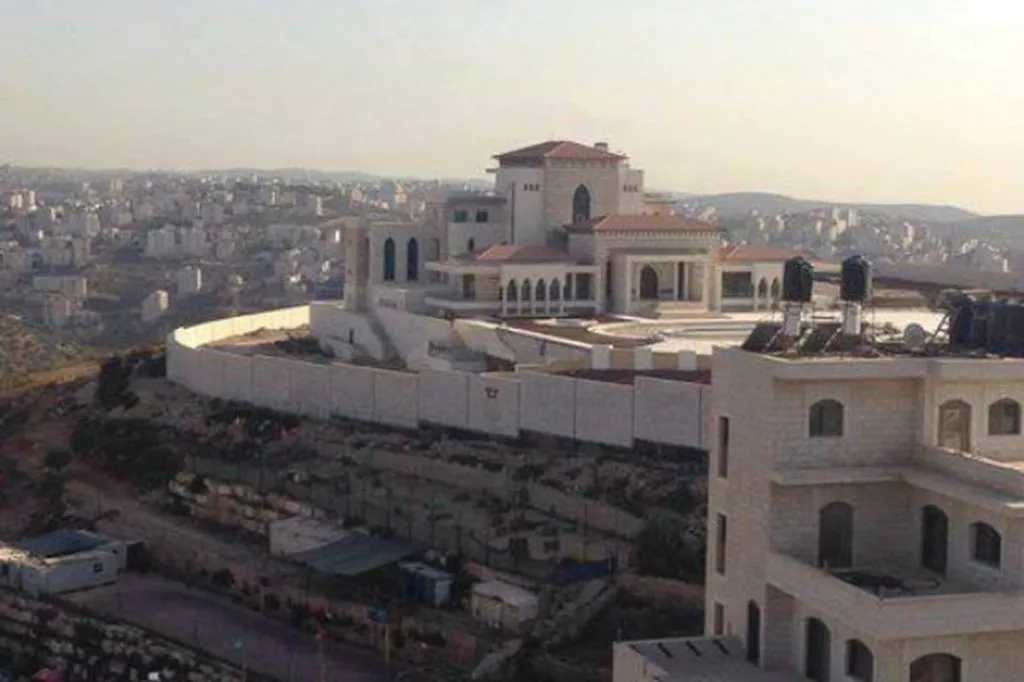 Abbas Asks Arab States For More Funding Toward Villas