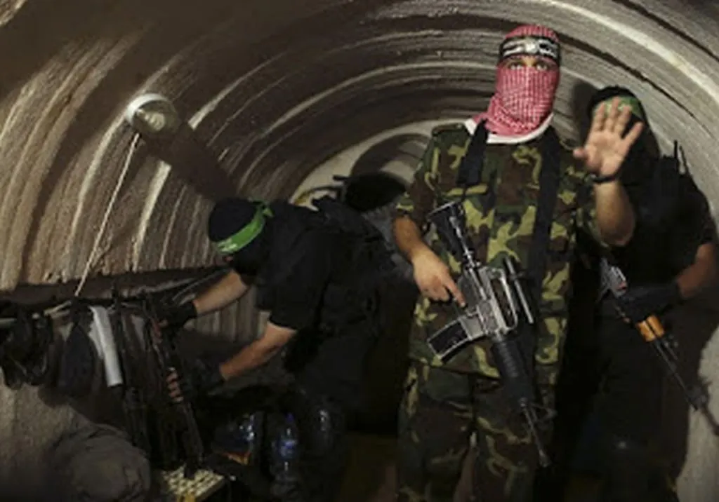 Hamas Blames Death Of 7 In Tunnel On Delay Of Waaambulance