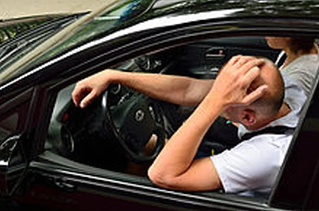 Man In Traffic Jam Does Civic Duty: Honks At Driver In Front Of Him