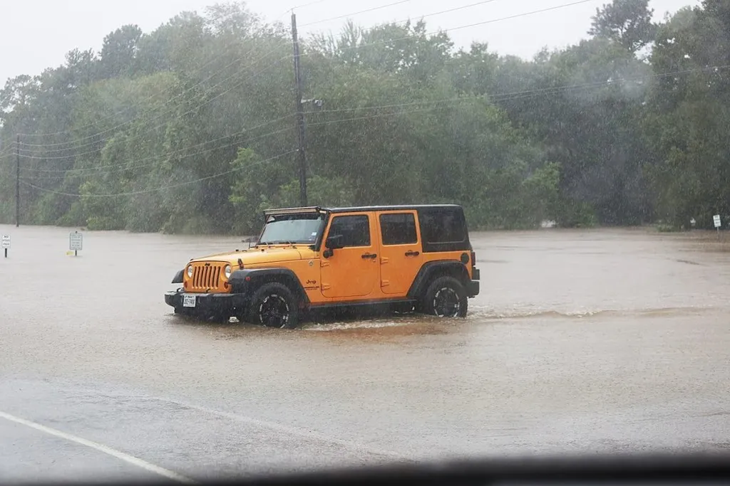 Palestinians: Houston Flooding Caused By Open Israeli Dams