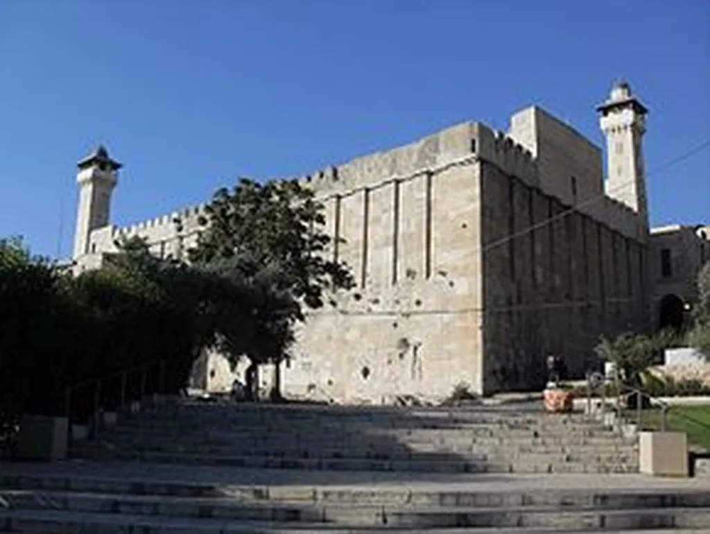 Hebron Hittites First Try To Sell Abraham Timeshare In Burial Cave