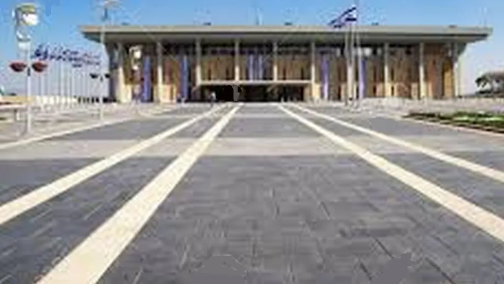 11-Year-Old Boy Volunteers To Mow Knesset’s Concrete Plaza