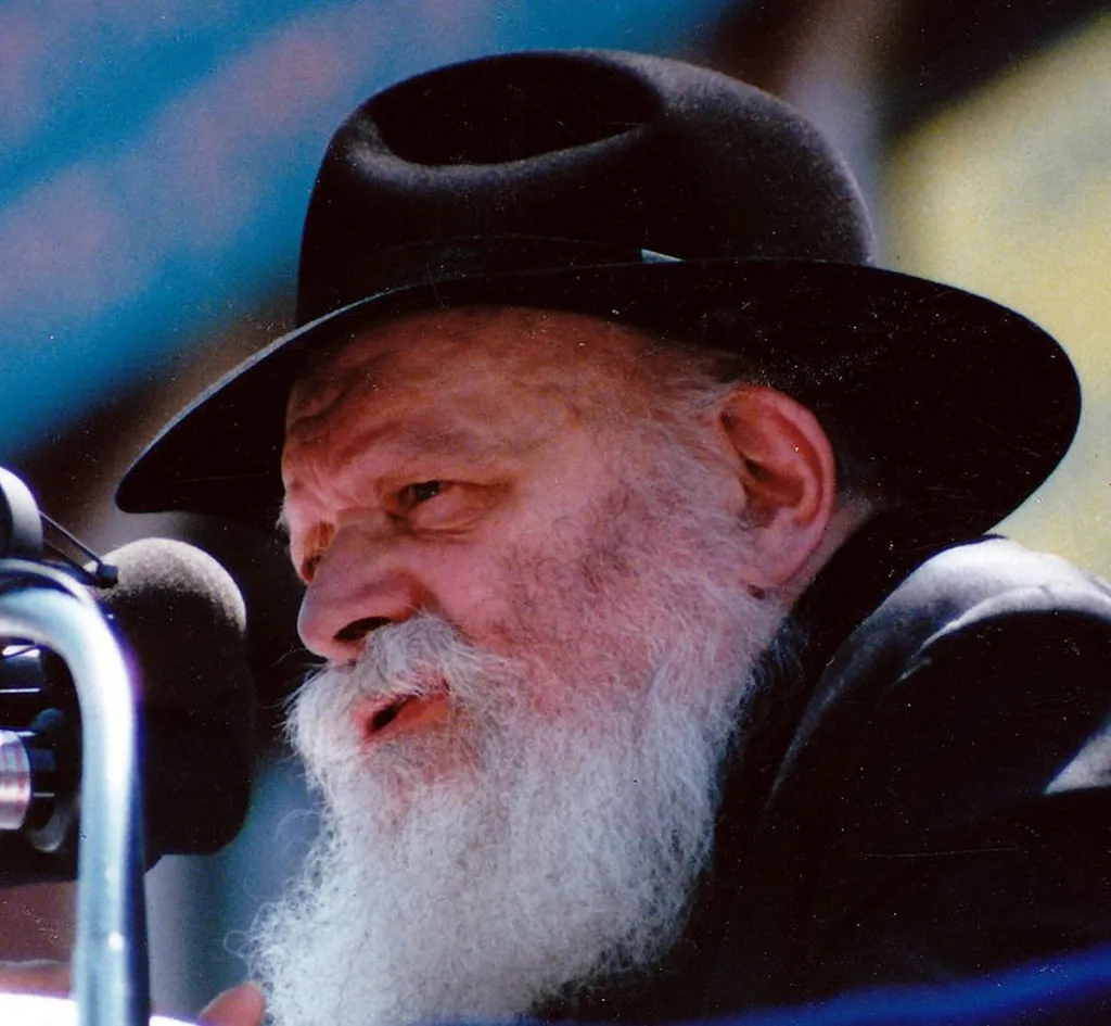 Meshichist Lubavitchers Aghast At People Who Insist Two-State Solution Not Dead