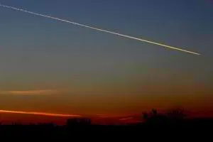 missile trail