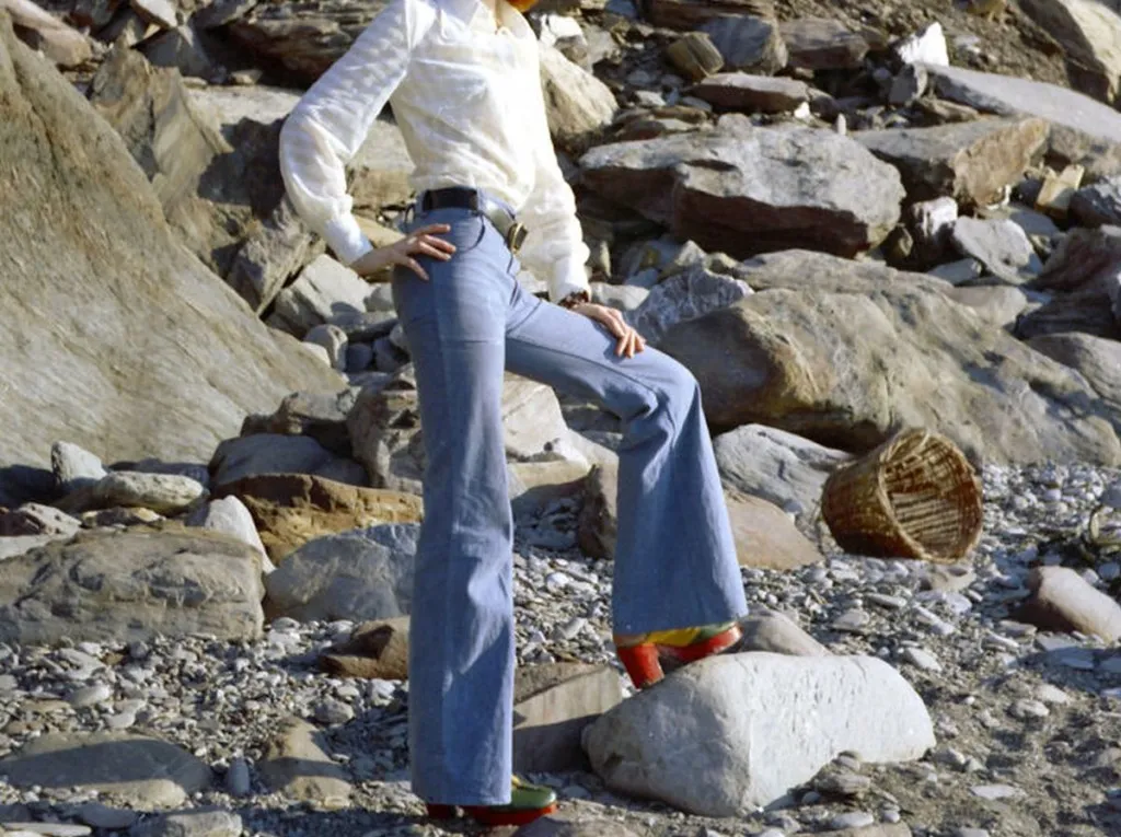 Report: Furbies, Bell-Bottoms Now More Relevant Than Palestinians